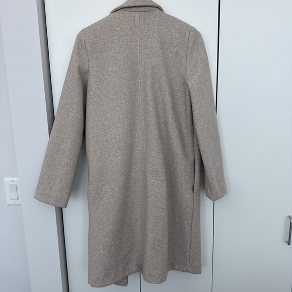 Zara Women's Classic Beige Coat - Picture 4 of 5